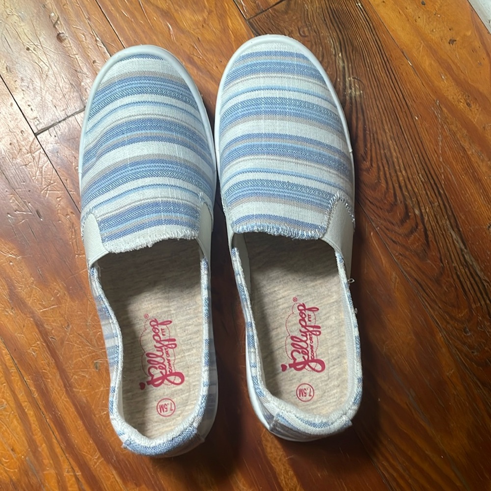 7.5 Jellypop slip on shoes